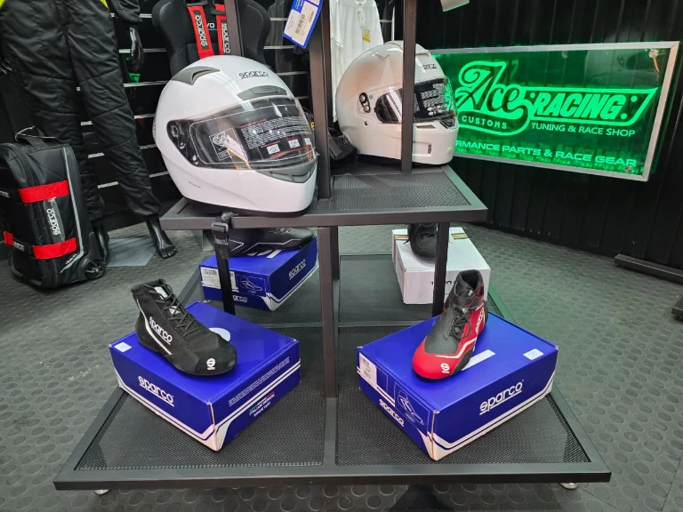 Ace Customs race shop - race helmets and accessories